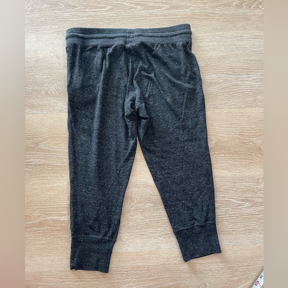 Nike cropped Jogger - Picture 6 of 8